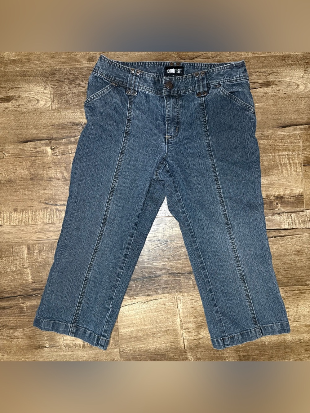 Contrast Women’s Dark Denim Capris